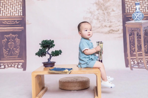 襄垣宝宝眼睛肿是什么原因